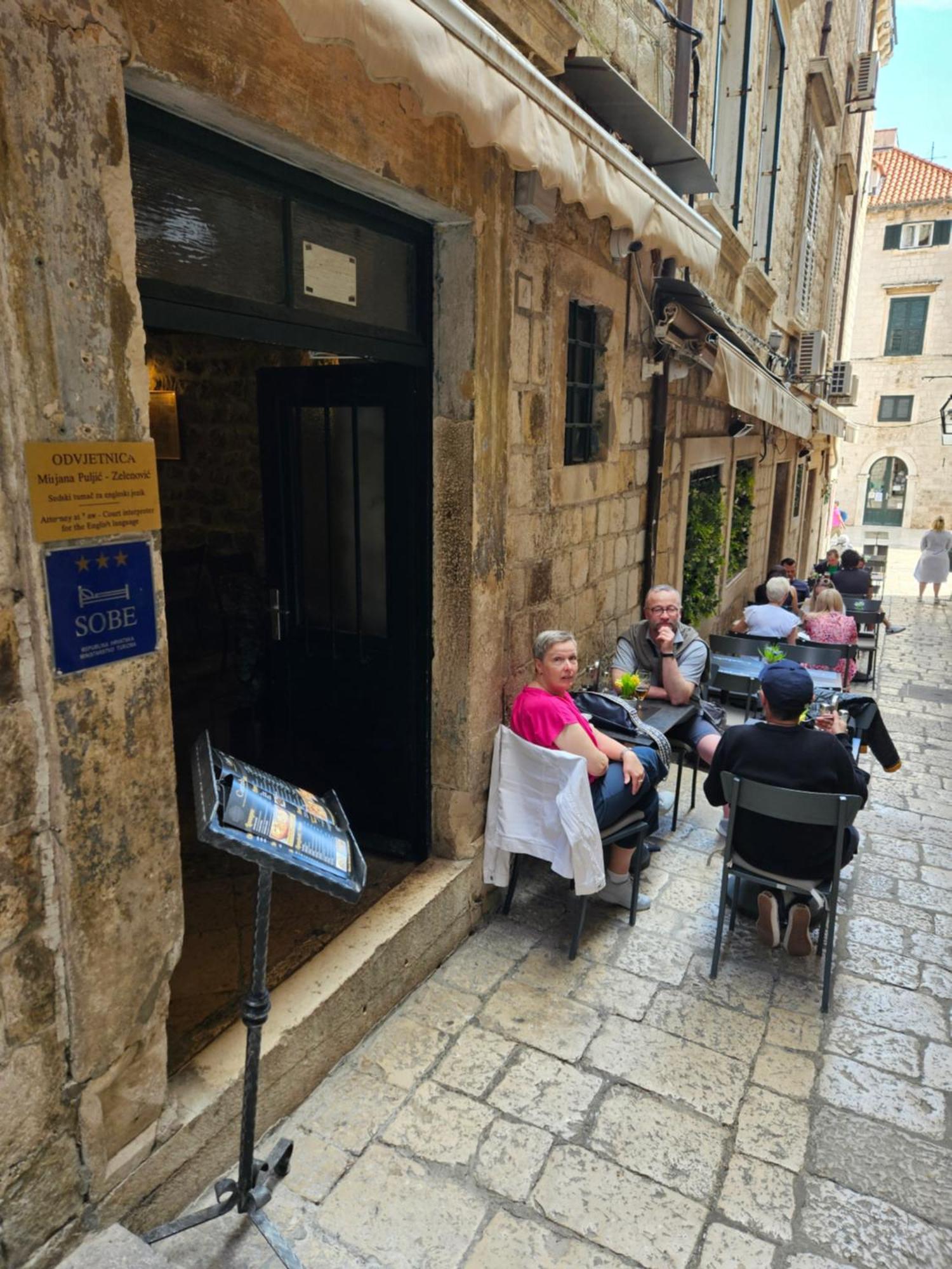 Castello Hostel Dubrovnik Buitenkant foto
