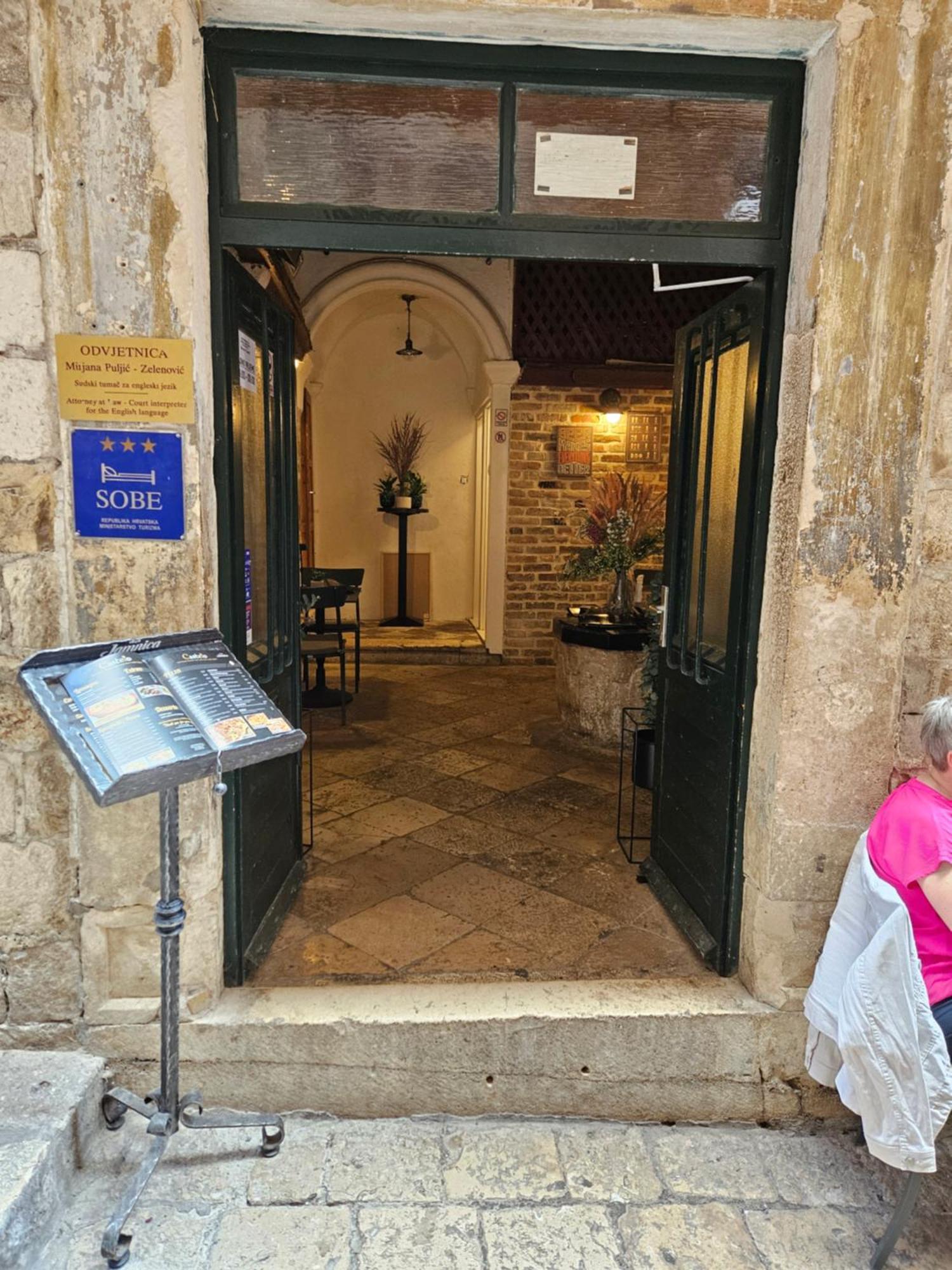 Castello Hostel Dubrovnik Buitenkant foto